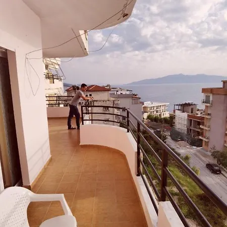 Lola's Sea View Apartamento *